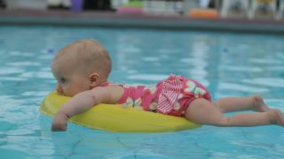 Snorri und der Baby Schwimmclub
