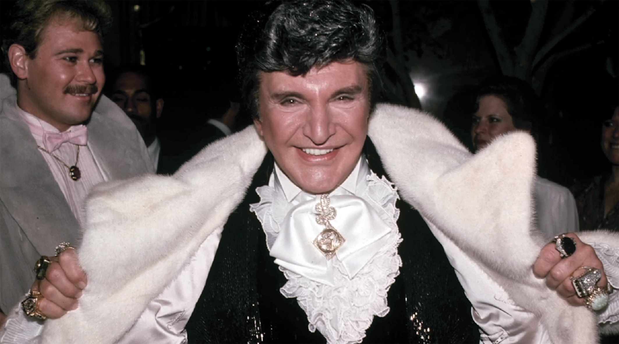 Look Me Over: Liberace