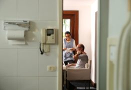 Que Horas Ela Volta? Der Sommer mit Mama