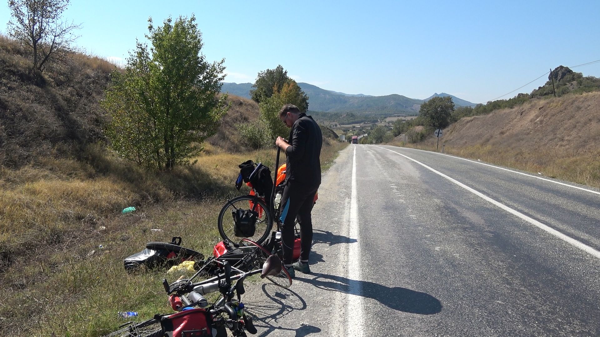 Verplant – Wie zwei Typen versuchen, mit dem Rad nach Vietnam zu fahren