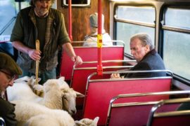 Der Engländer, der in den Bus stieg und bis ans Ende der Welt fuhr The Last Bus