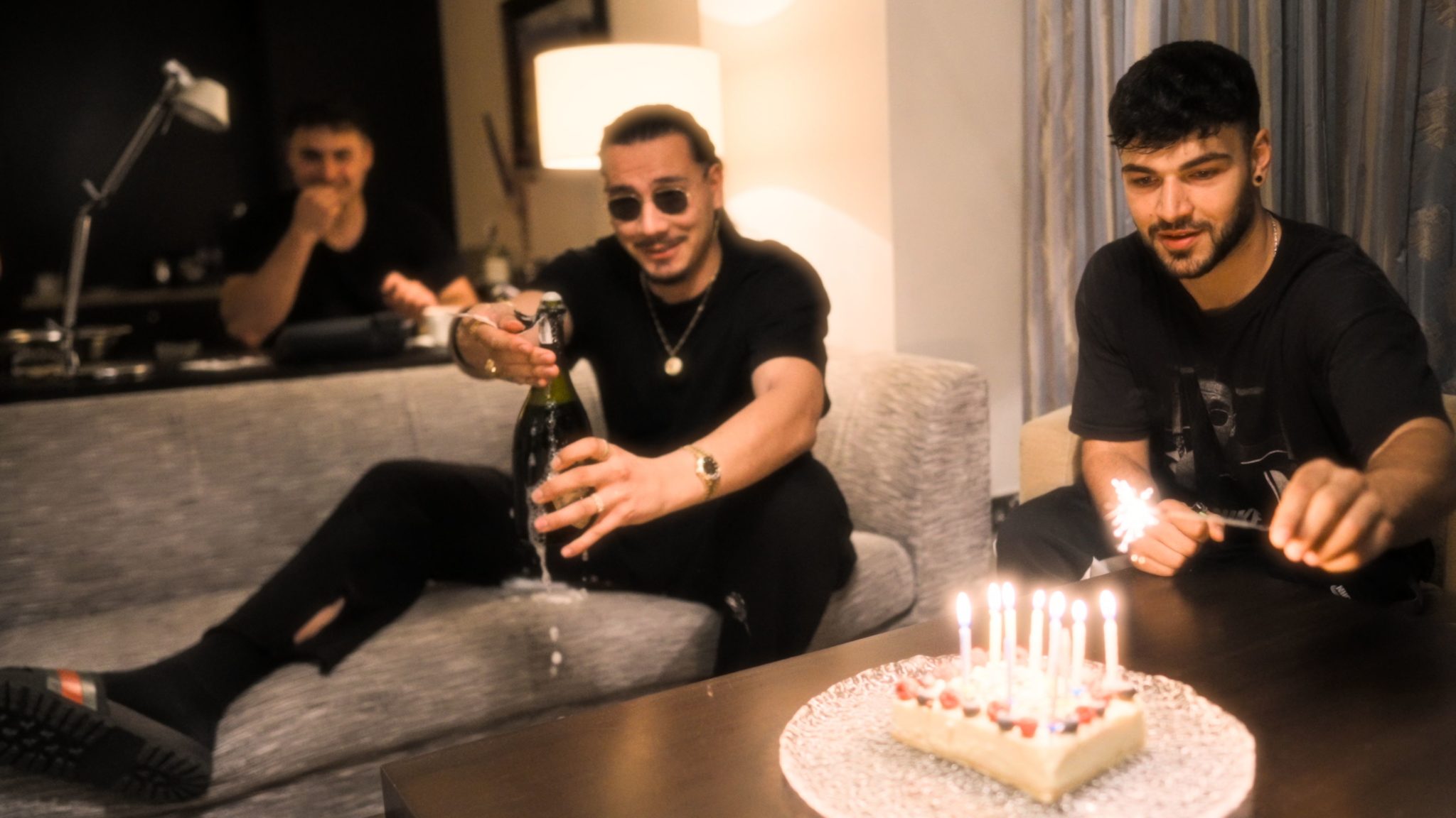 Apache bleibt gleich Szene 7 | Film-Rezensionen.de