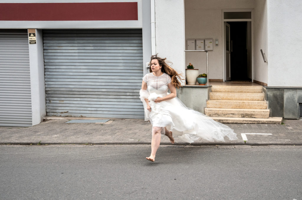 Unterm Apfelbaum: Einsturzgefährdet | Film-Rezensionen.de