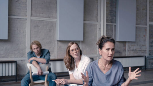 Knochen und Namen Szene 2 FilmRezensionen.de