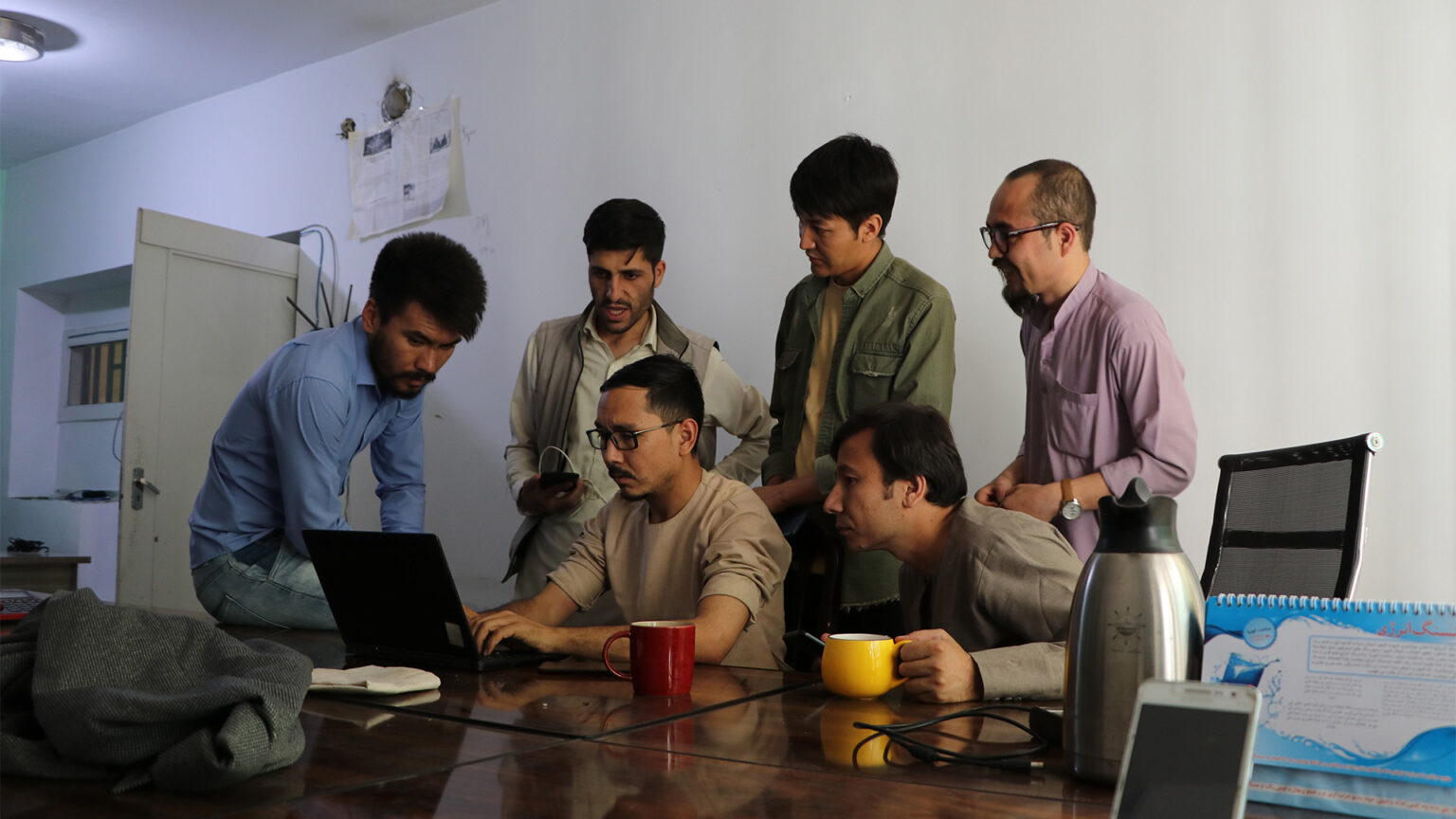 Etilaat Roz Frontpage | Film-Rezensionen.de Etilaat Roz Frontpage | Film-Rezensionen.de