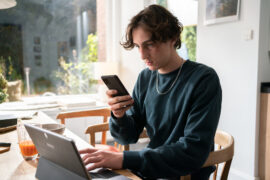 Unter anderen Umständen: Mütter und Söhne Tv Fernsehen ZDF Streamen online Mediathek