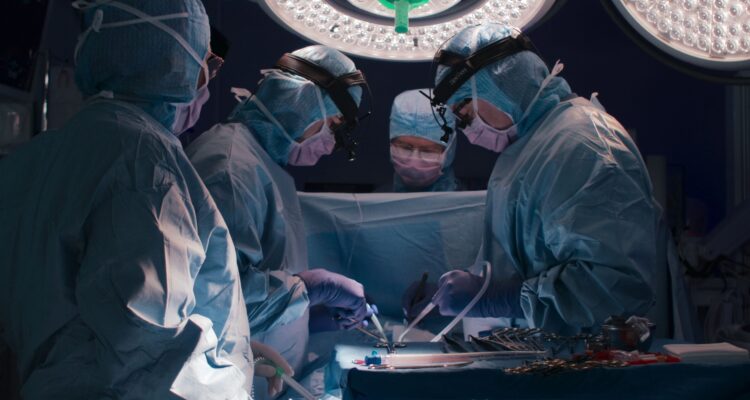 Bad Surgeon: Liebe unter dem Messer Love Under the Knife Netflix Streamen online