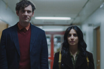 Out of Touch Handen på hjärtat Tv Fernsehen ZDFneo Streamen online Mediathek Video on Demand DVD kaufen