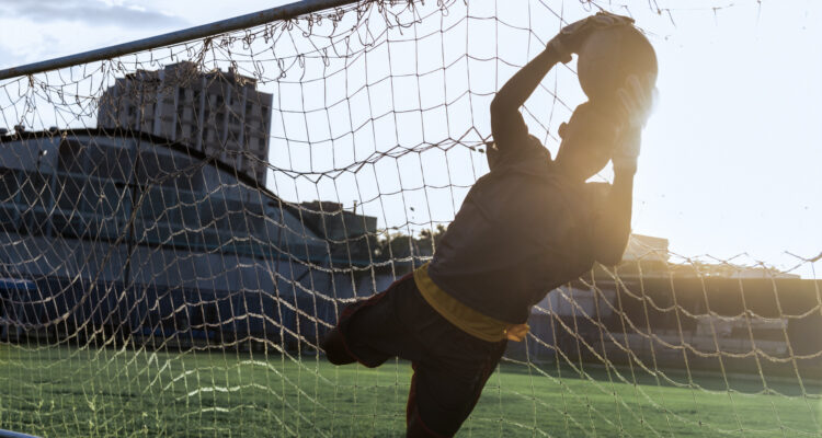 Vom Traum zur Tragödie: Wie ein Brand den brasilianischen Fußball erschütterte O Ninho: Futebol & Tragédia Netflix Streamen online