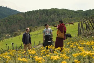 Was will der Lama mit dem Gewehr The Monk and the Gun