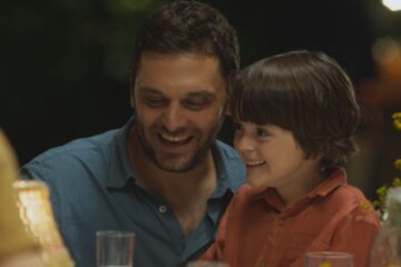 The Ties That Bind Us L'Attachement