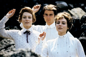 Les Deux anglaises et le continent Zwei Maedchen aus Wales und die Liebe zum Kontinent TV Fernsehen arte Streamen online Mediathek Video on Demand DVD kaufen