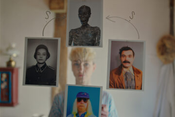 Rote Sterne überm Feld