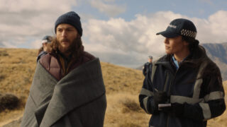 Queenstown Murders – Zum Sterben schön: Aus heiterem Himmel A Remarkable Place to Die: Out of the Blue TV Fernsehen ZDF Streamen online Mediathek Video on Demand DVD kaufen