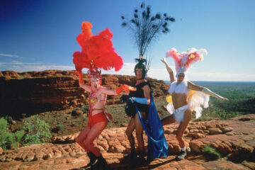 Priscilla Koenigin der Wueste The Adventures of Priscilla, Queen of the Desert TV Fernsehen arte Streamen online Mediathek Video on Demand DVD kaufen