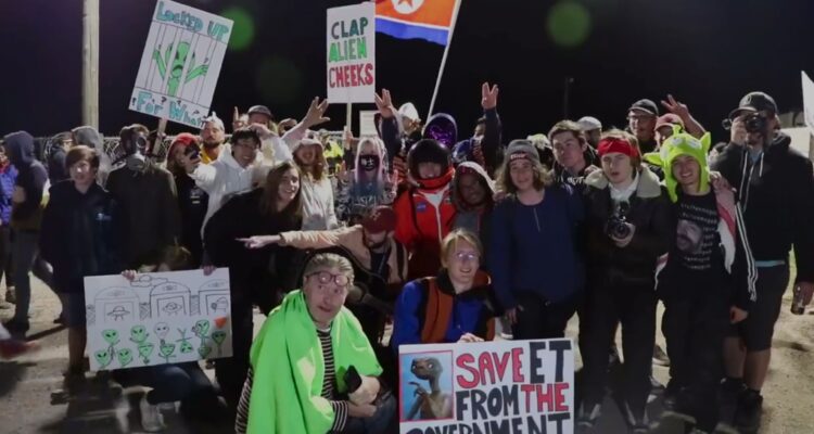 Trainwreck Der Sturm auf Area 51 Netflix Streamen online