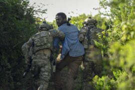 Hostage 2025 Netflix Streamen online Video on Demand