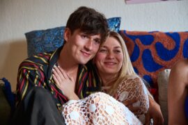 Halb Malmö hat mit mir Schluss gemacht – Staffel 1 Halva Malmö består av killar som dumpat mig Diary of a Ditched Girl Netflix Streamen online