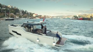 Altes Geld neue Liebe Old Money Enfes Bir Aksam Netflix Streamen online Video on Demand