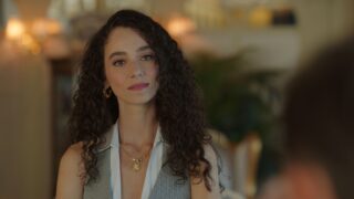 Altes Geld neue Liebe Old Money Enfes Bir Aksam Netflix Streamen online Video on Demand