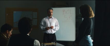 Kämpferin im Untergrund She Walks in Darkness Un fantasma en la batalla Netflix Streamen online Video on Demand