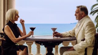 Reflection in a Dead Diamond Reflet dans un diamant mort