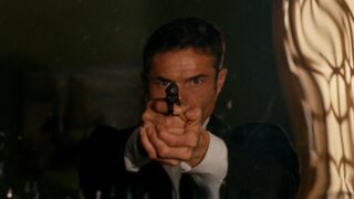 Reflection in a Dead Diamond Reflet dans un diamant mort