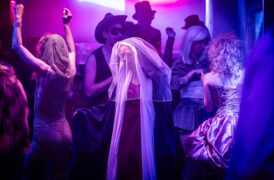 naked Tv Fernsehen Das Erste ARD Streamen online Mediathek Video on Demand DVD kaufen