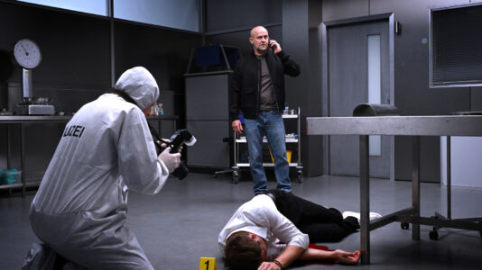 Jenseits der Spree Schatten der Schuld Tv Fernsehen ZDF Streamen online Mediathek Video on Demand DVD kaufen