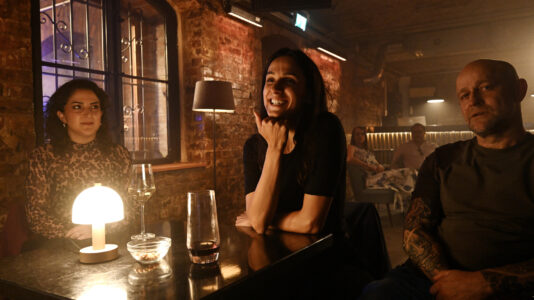 Jenseits der Spree Schatten der Schuld Tv Fernsehen ZDF Streamen online Mediathek Video on Demand DVD kaufen