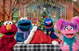 Frohe Schenknacht mit Elmo und Mark Rober Elmo and Mark Rober