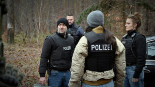 Jenseits der Spree Eine muss sterben TV Fernsehen ZDF Streamen online Mediathek Video on Demand DVD kaufen