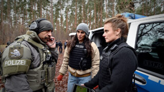 Jenseits der Spree Eine muss sterben TV Fernsehen ZDF Streamen online Mediathek Video on Demand DVD kaufen