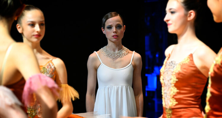 Jenseits der Spree Im Spiegel der Tod Tv Fernsehen ZDF Streamen online Mediathek Video on Demand DVD kaufen