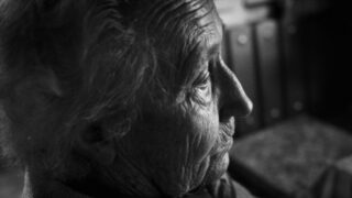 Muddi – Zwölf Annäherungen an das Altern