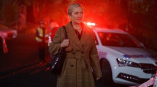 Brokenwood - Mord in Neuseeland: Von der Wiege bis ins Grab Tv Fernsehen Das Erste ARD Streamen online Mediathek Video on Demand DVD kaufen