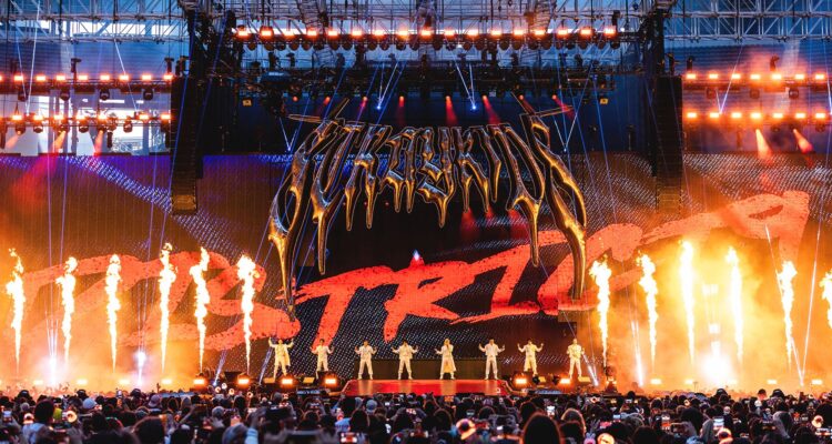 Stray Kids: The dominATE Experience