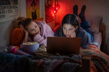 Roommates Netflix Streamen online Video on Demand
