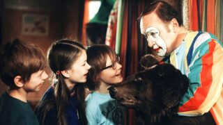 Sechs Bären und ein Clown