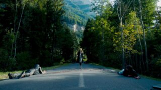 Sew Torn – Fäden des Verbrechens