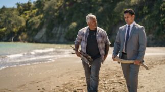 Brokenwood – Mord in Neuseeland: Vom Funken zur Flamme Brokenwood Mysteries: Spark to a Flame Tv Fernsehen Das Erste ARD Streamen online Mediathek Video on Demand DVD kaufen