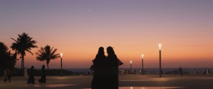 Azza – Dem Patriarchat davonfahren
