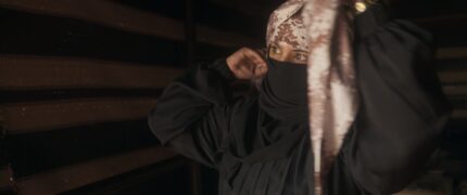 Azza – Dem Patriarchat davonfahren