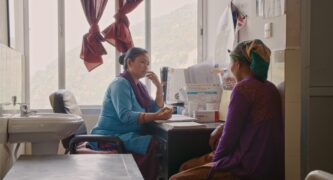 Wise Women – Fünf Hebammen, fünf Kulturen