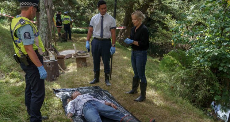 Brokenwood – Mord in Neuseeland: Die Familienfehde Brokenwood Mysteries: Spark to a Flame Tv Fernsehen Das Erste ARD Streamen online Mediathek Video on Demand DVD kaufen