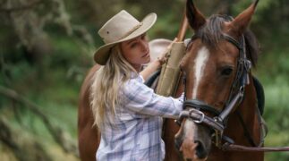 Brokenwood – Mord in Neuseeland: Die Familienfehde Brokenwood Mysteries: Spark to a Flame Tv Fernsehen Das Erste ARD Streamen online Mediathek Video on Demand DVD kaufen