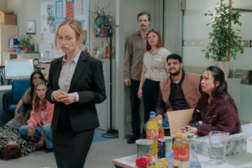 Nine to Five - Das Amt Tv Fernsehen ZDFneo Streamen online Mediathek Video on Demand DVD kaufen